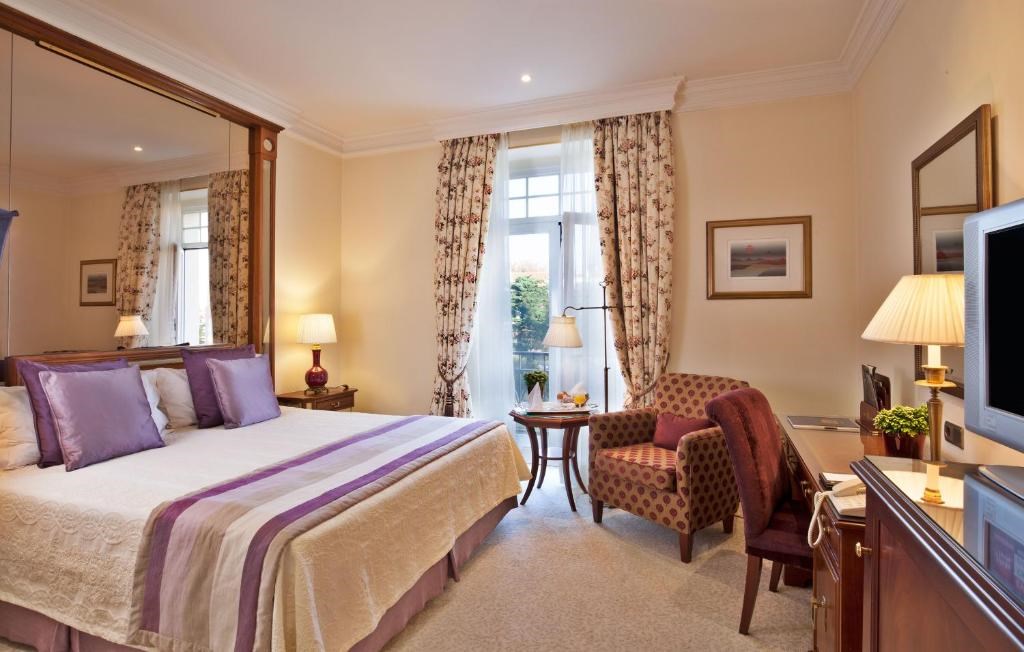 #altIMG Oda in Hotel# Palacio Estoril Golf & Wellness Hotel #altIMG in# Lisbon, Portugal - #altIMG Image# 1